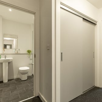 2 Bed Apartment En Suite - Image 9